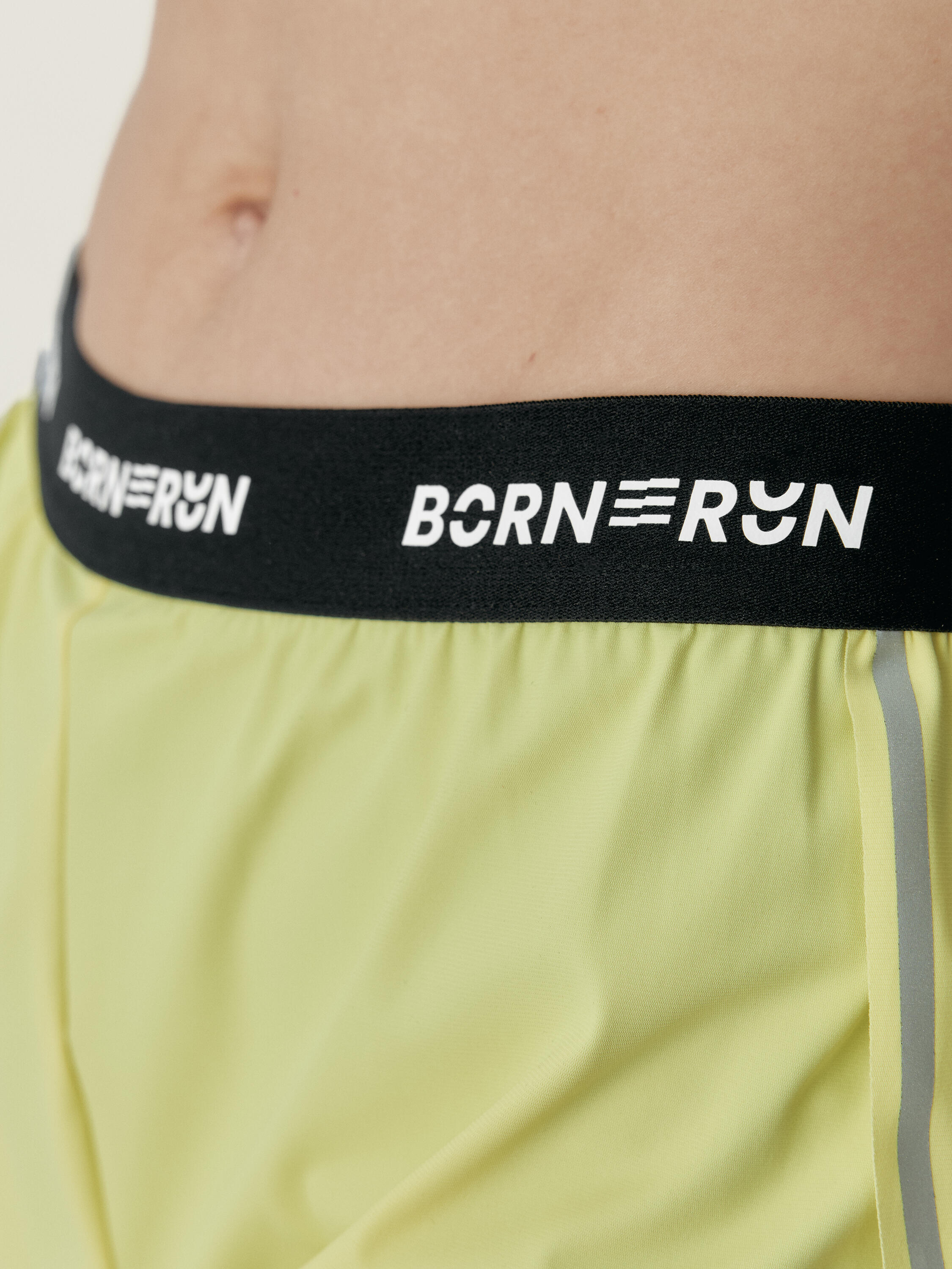 Voltrun Performance Laufshorts für Damen 4/7