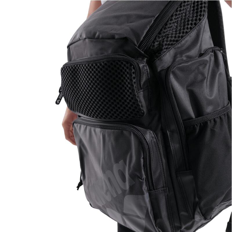 Arena Rugtas 45L One Go Zwart