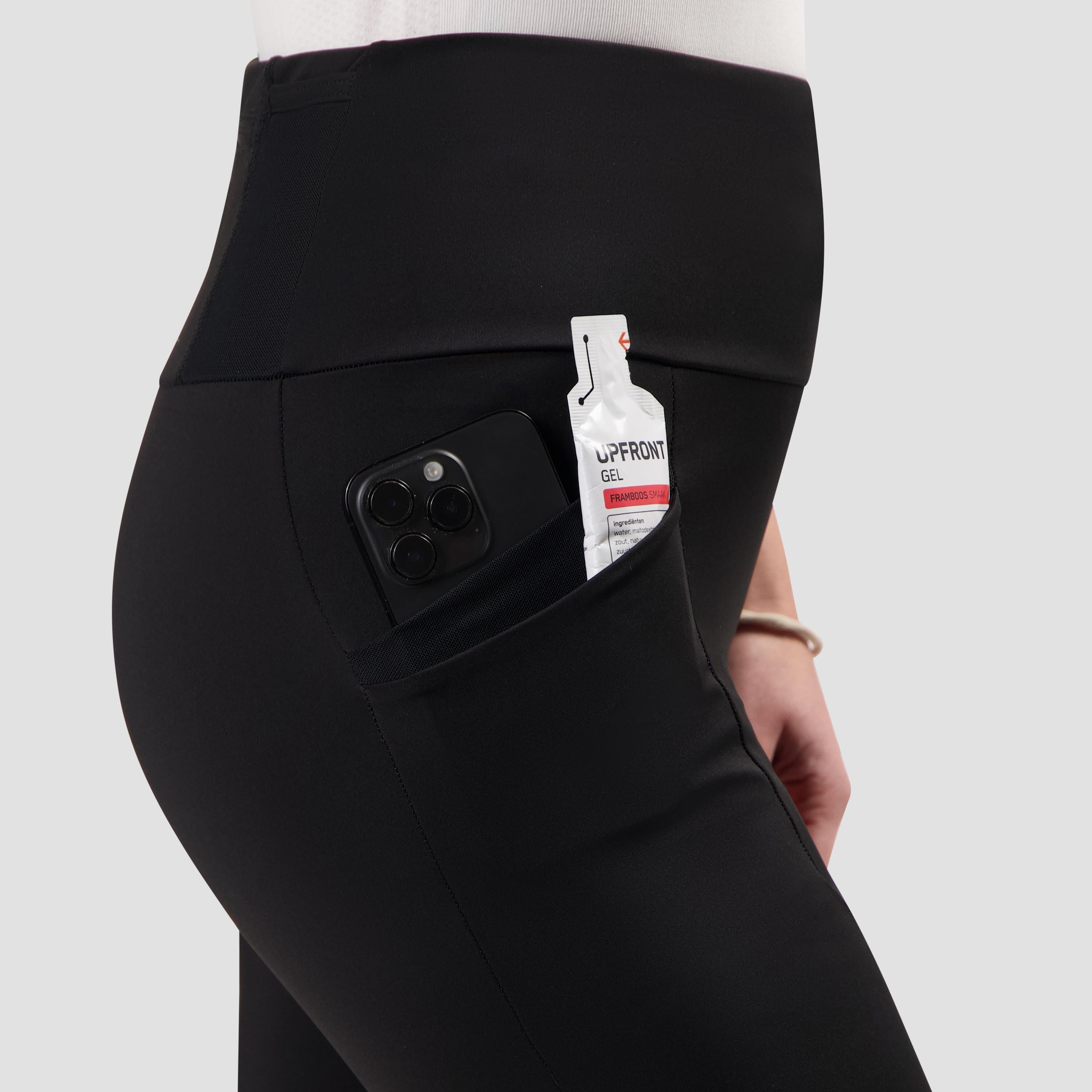 Distance, femmes en short moulant 5/7