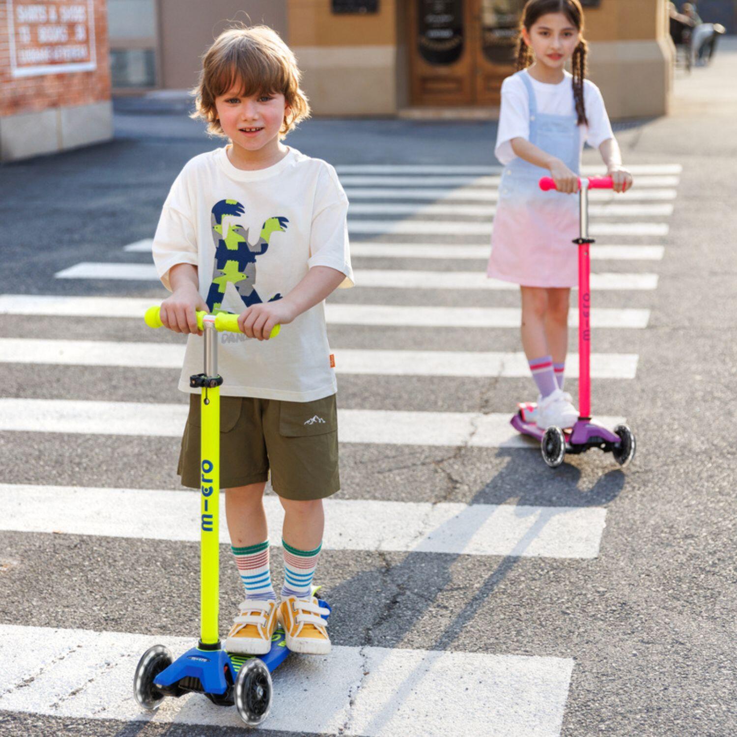 Trottinette enfant Maxi  Deluxe Néon Jaune Canari LED 2/7