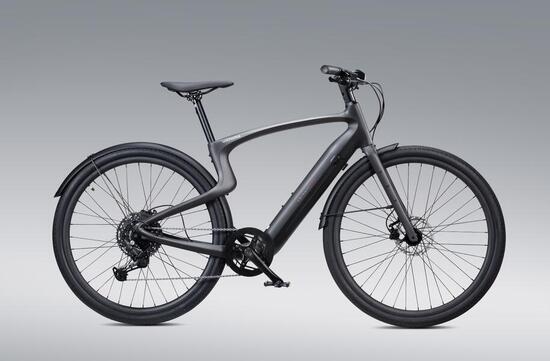 Herren Luxus E-Bike mit Vollcarbonrahmen