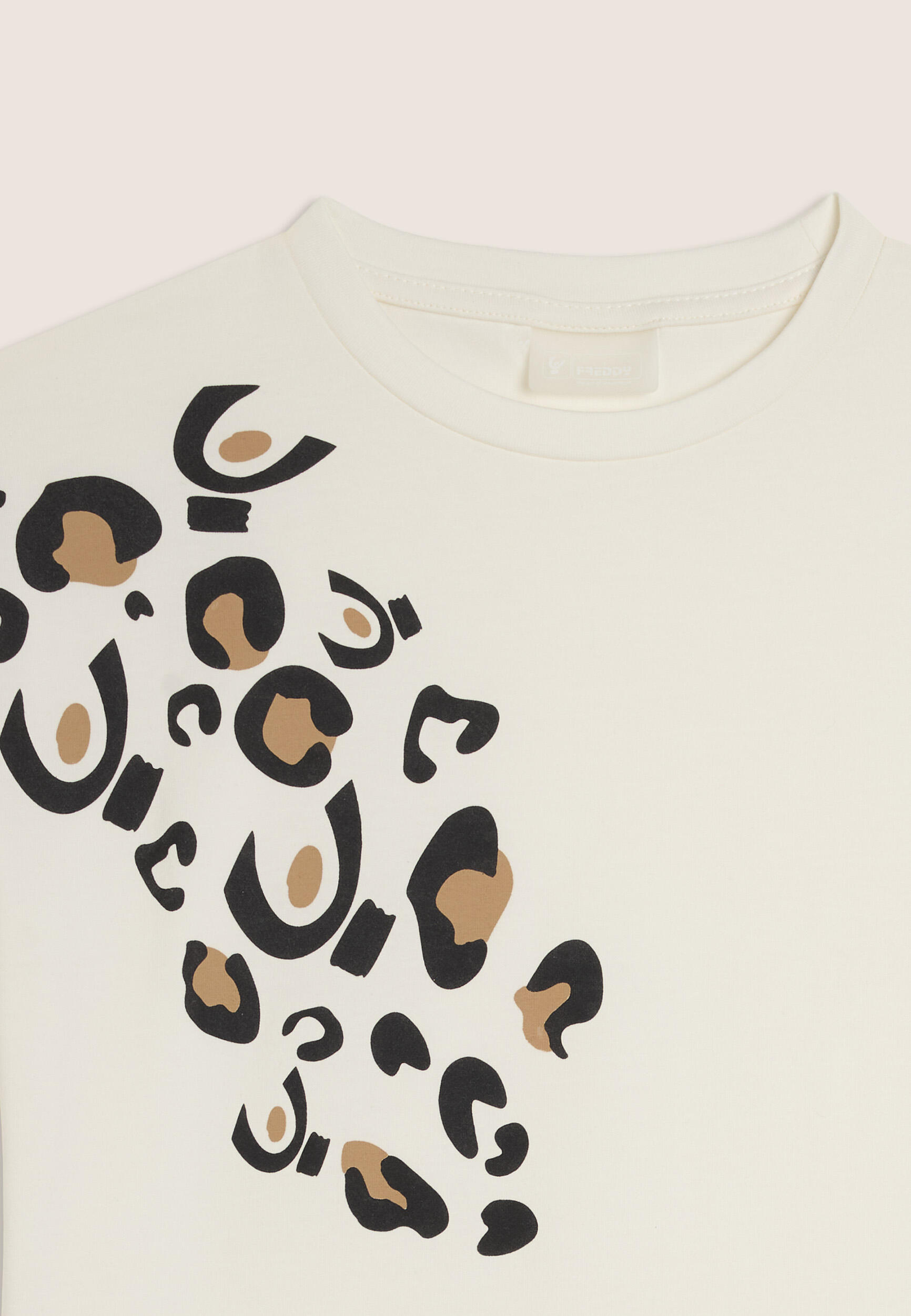 Camiseta junior regular con gráfico de hombrecito con efecto leopardo 3/3