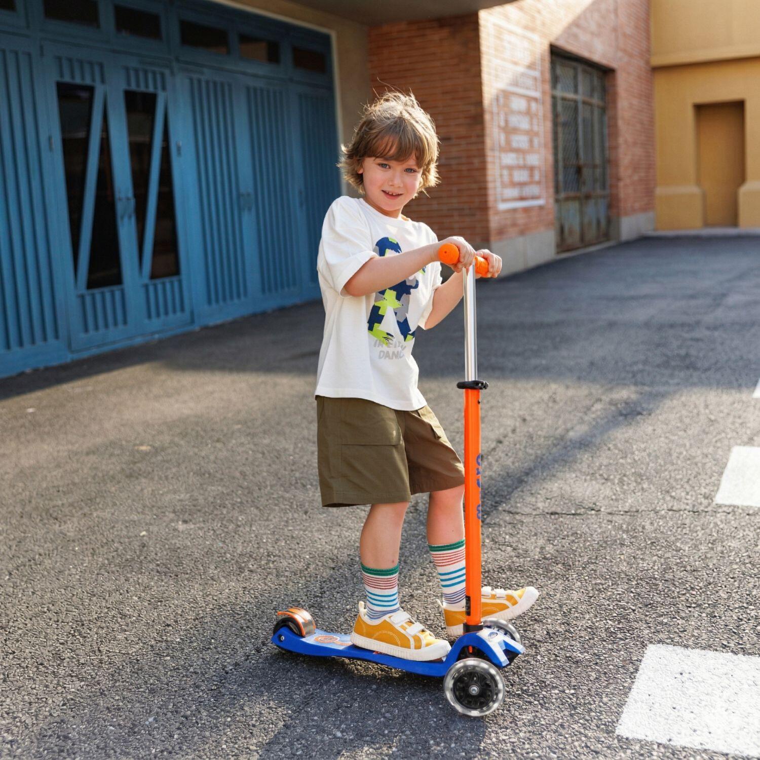 Trottinette enfant Maxi  Deluxe Néon  LED 2/7