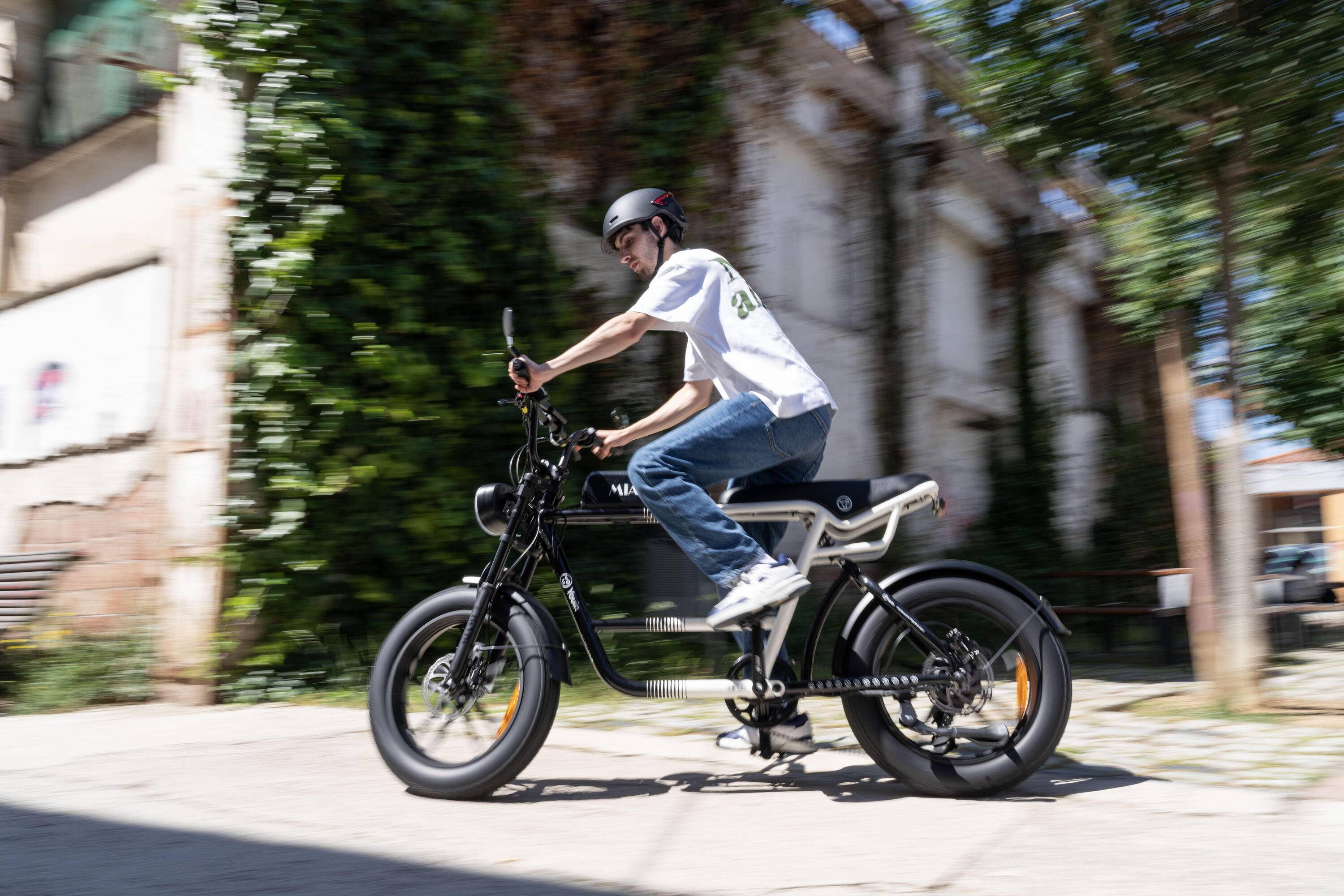 Vélo électrique YOUIN Miami BK7000 FAT 20" 250W 100km à double suspension 6/7