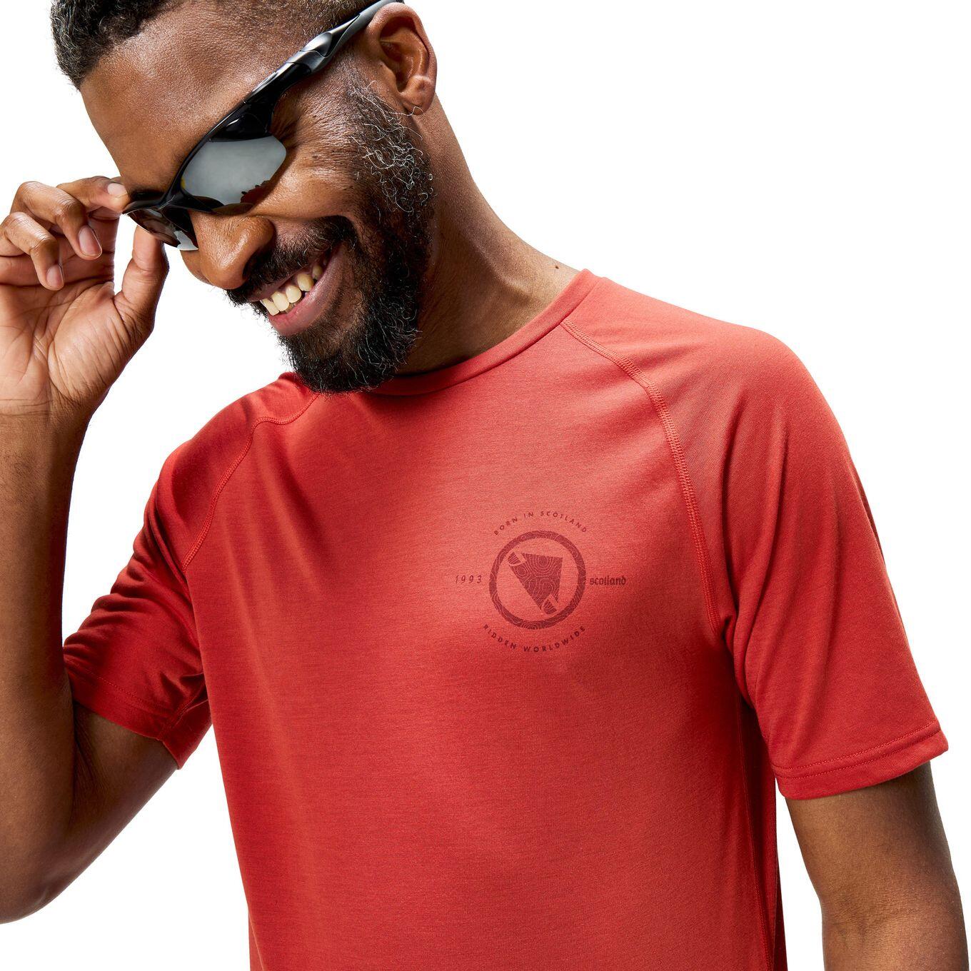 T-Shirt Technique Endura Loop Rouge Homme 5/6