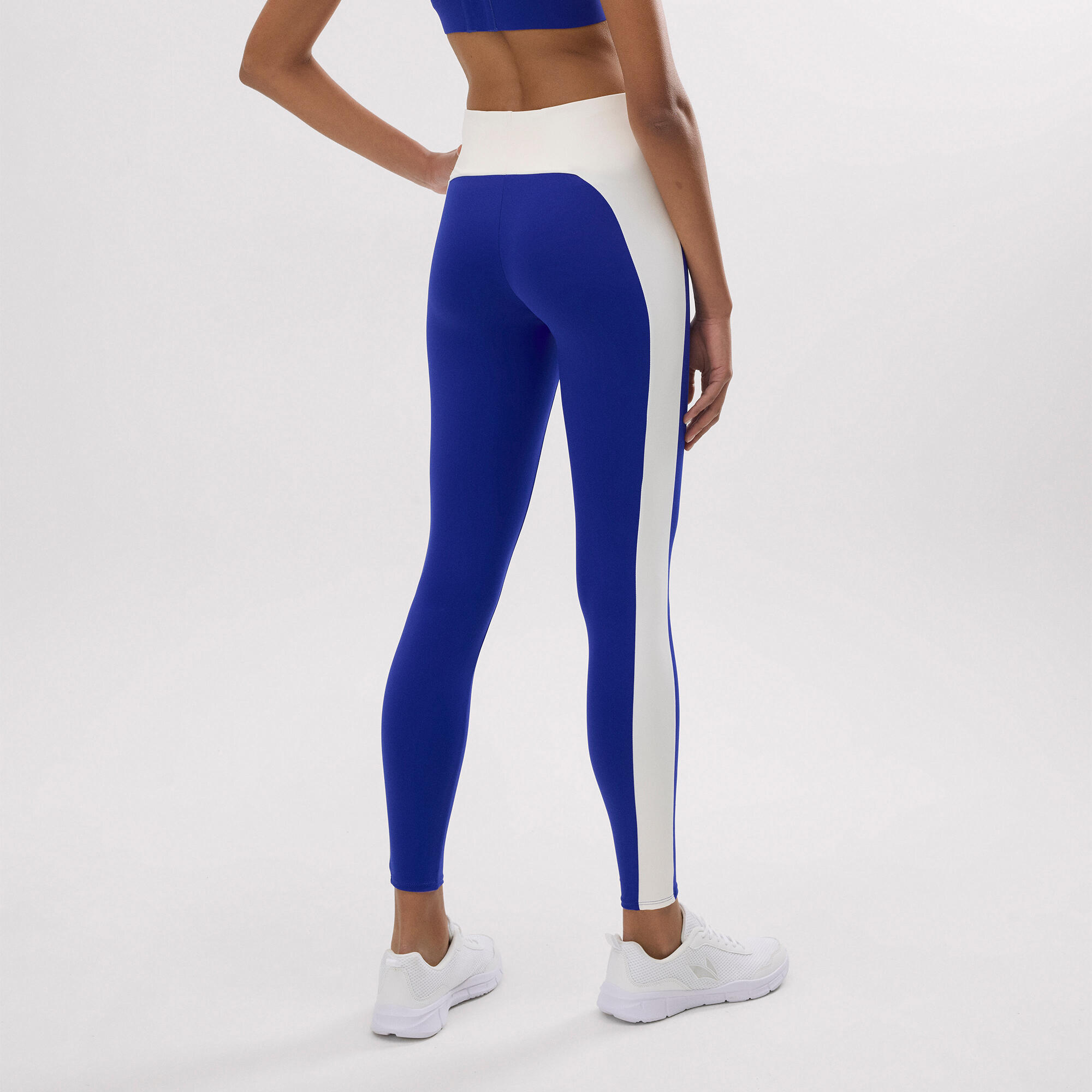 Leggings deportivos largos efecto push-up azul con franja en contraste 3/7