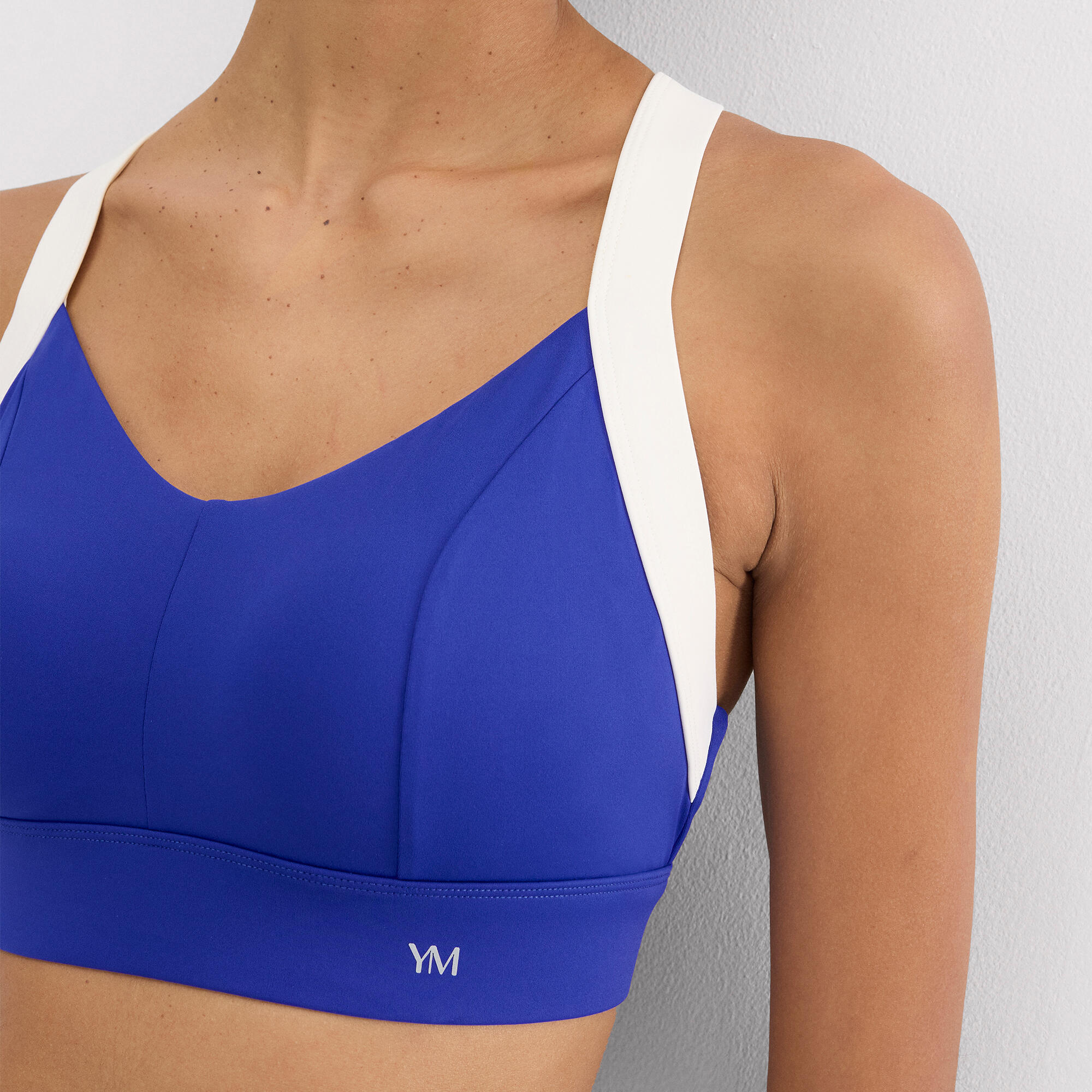 Soutien-gorge de sport à armatures réglables blanc et bleu électrique 4/5