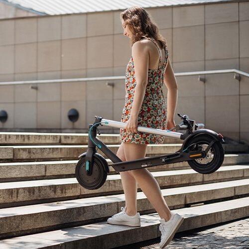 Trottinette électrique Motus Scooty 10 Lite Gen Trottinette urbaine légère 350W 2/7