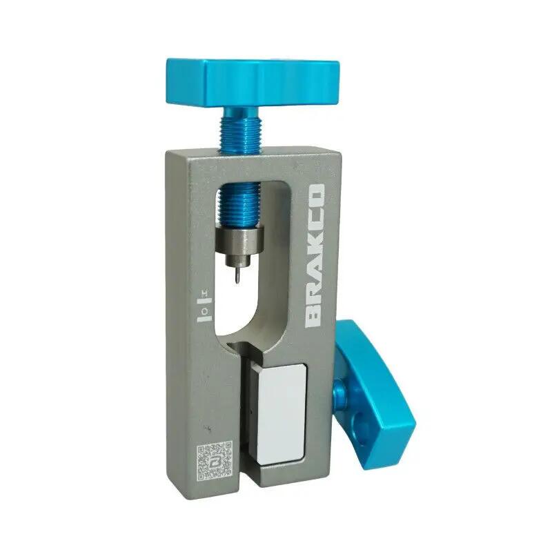 Tool for placing inserts in hydraulic hoses P2R
