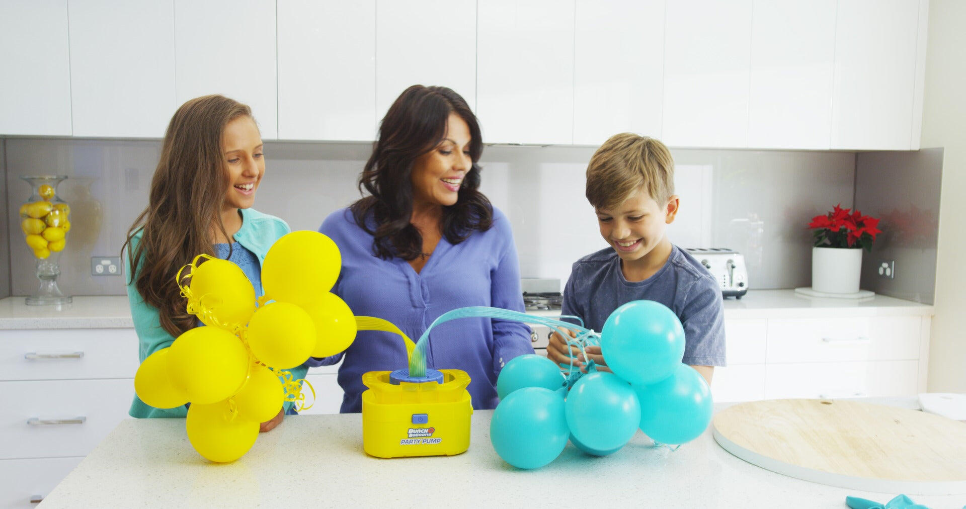 Bunch O Balloons Kit - 16 Palloncini Dorati con Pompa Elettrica 4/4