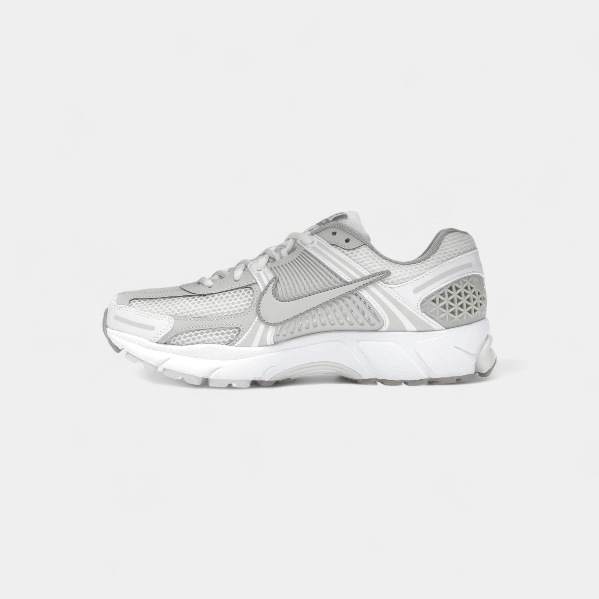 Nike Zoom Vomero 5 Light Bone (Women's) 4/5
