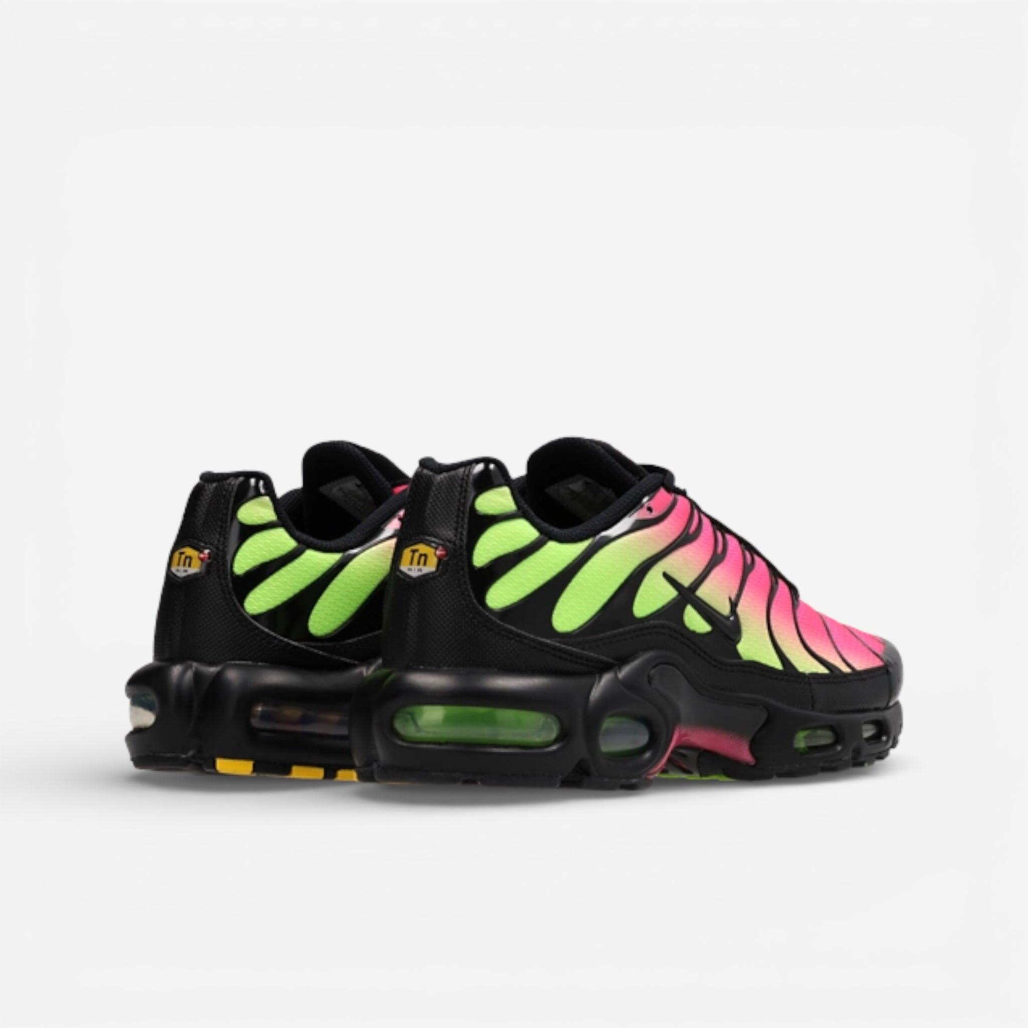 Nike Air Max Plus Hyper Pink Volt Black 3/3