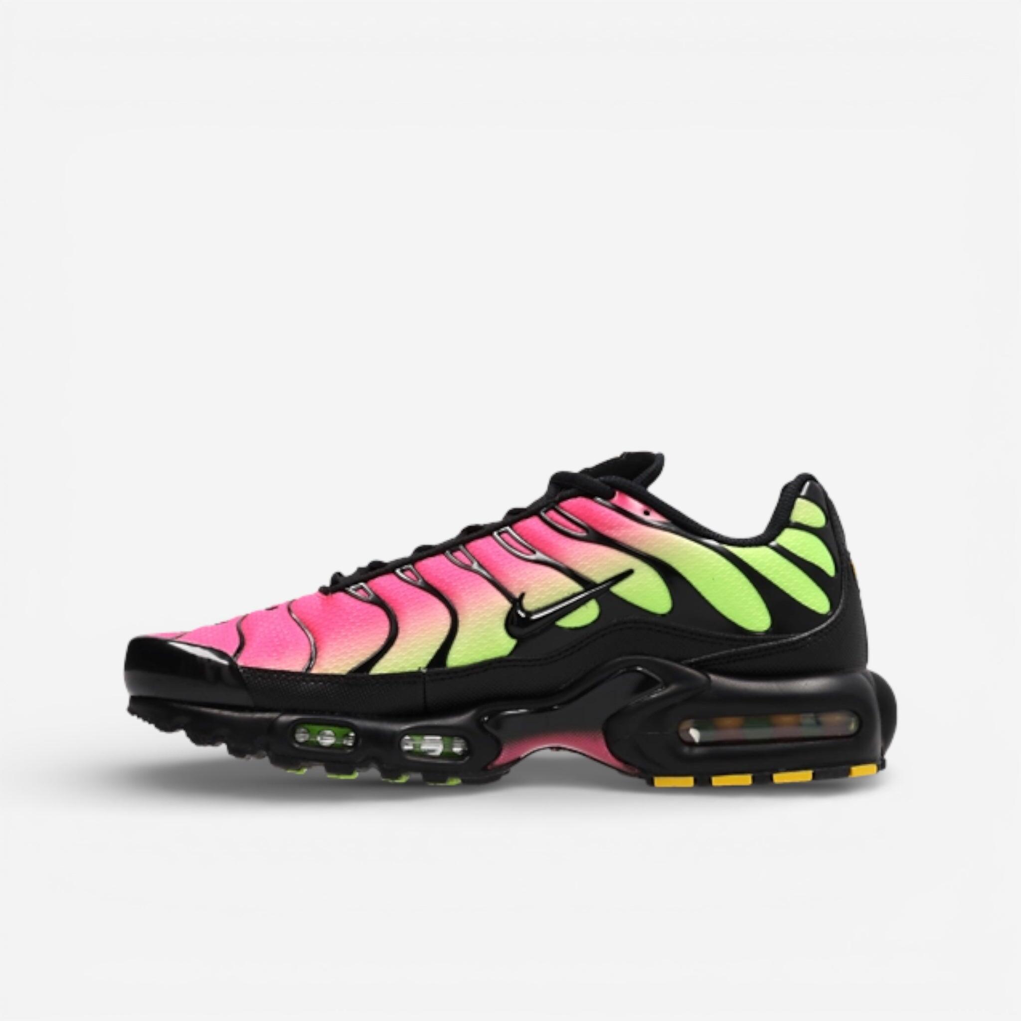Nike Air Max Plus Hyper Pink Volt Black 2/3