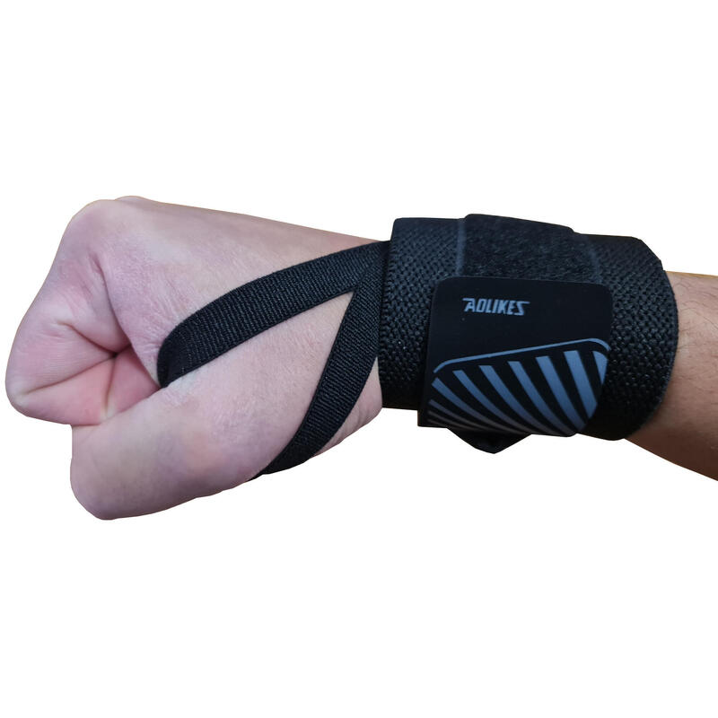 Zpevňovací bandáže na zápěstí pro bojové sporty a silové cvičení