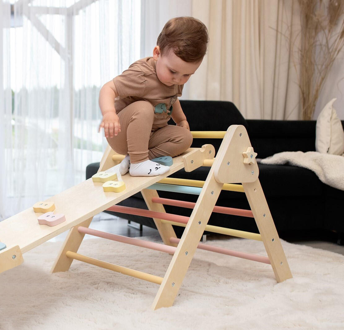 Structure d’escalade Lama – Triangle d’escalade en bois avec toboggan 2/7