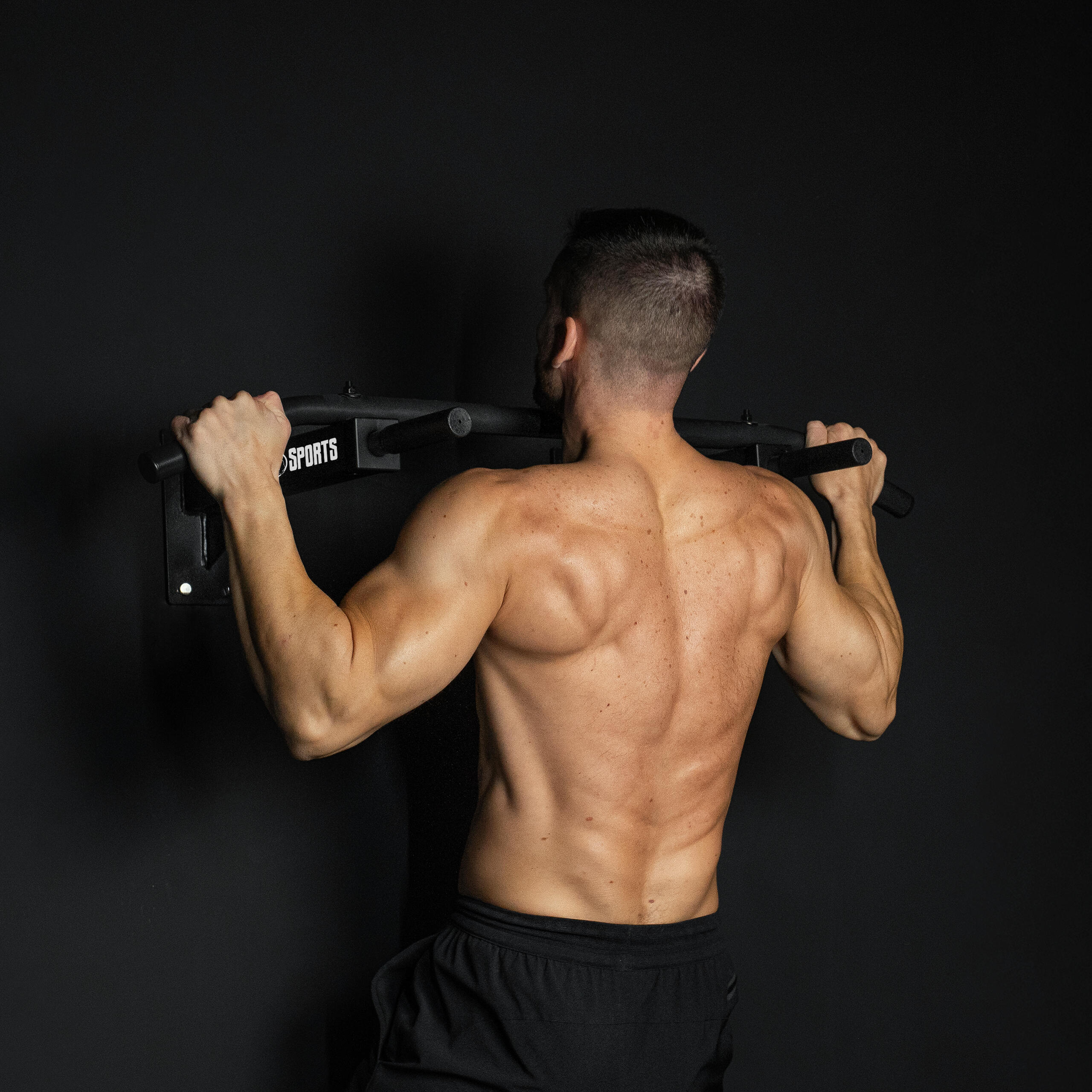BARRE DE TRACTION MURALE | MUSCULATION | COULEUR BLANC OU NOIR 3/7