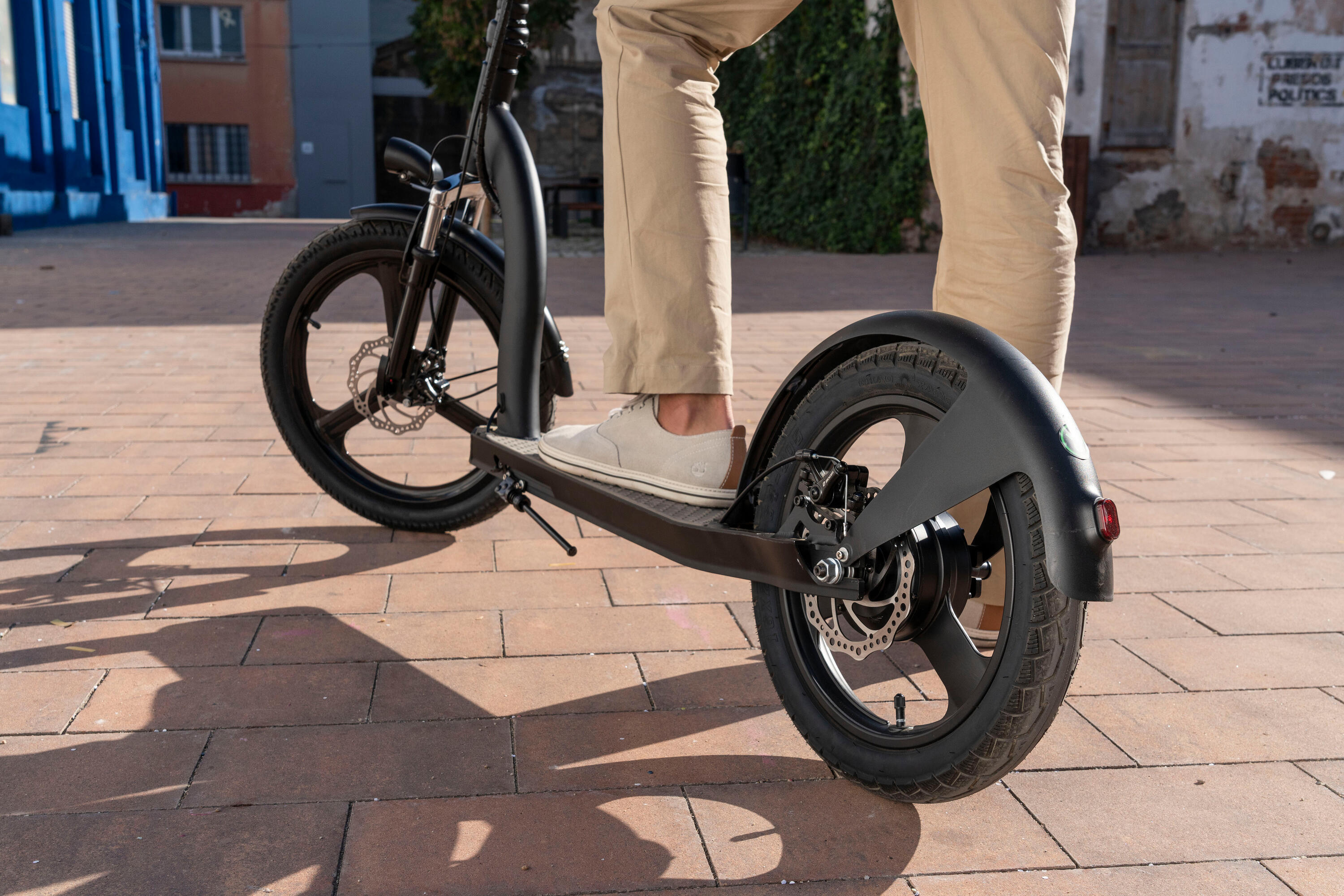 Patinete eléctrico plegable Youin 2XL SC5000 350W 40km IP55 hasta 25 Km/h 6/7