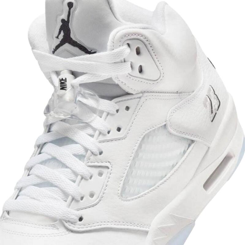 5 Retro White Metallic (2026)
