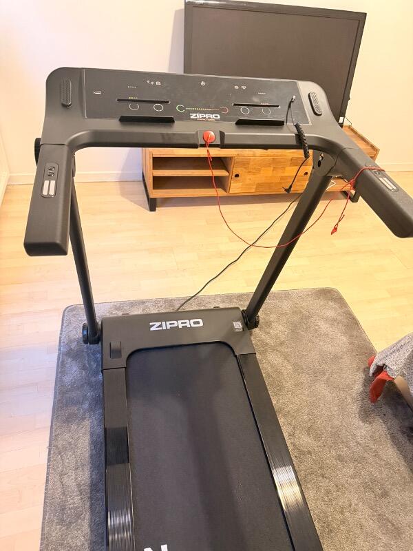 Entre Particuliers - Tapis de course pliant Zipro Pacto  16 km/h 2/5