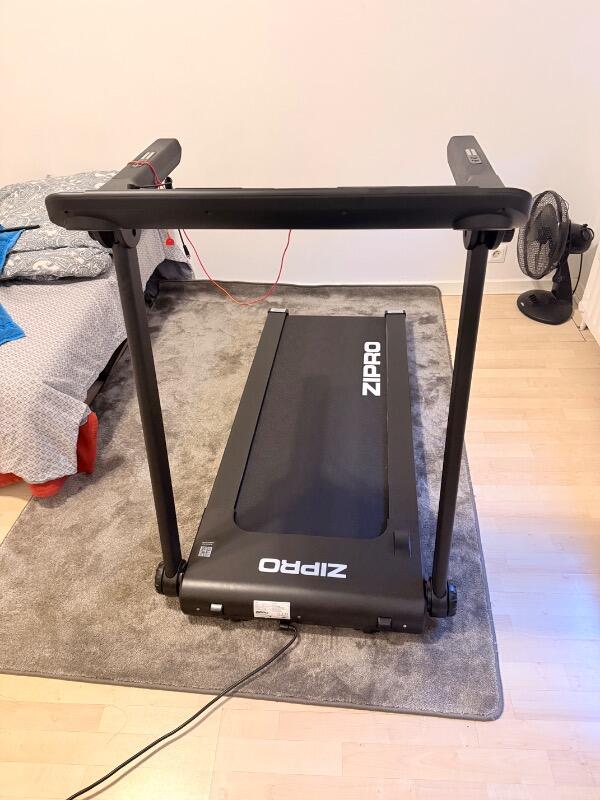 Entre Particuliers - Tapis de course pliant Zipro Pacto  16 km/h 5/5