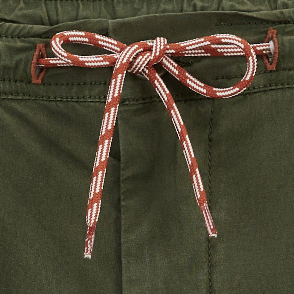 Bermuda 743 con elastico in vita verde militare 4/6