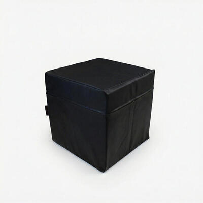Zitkubus van zwart kunstleer, 40 x 40 x 40 cm, met pu-schuim