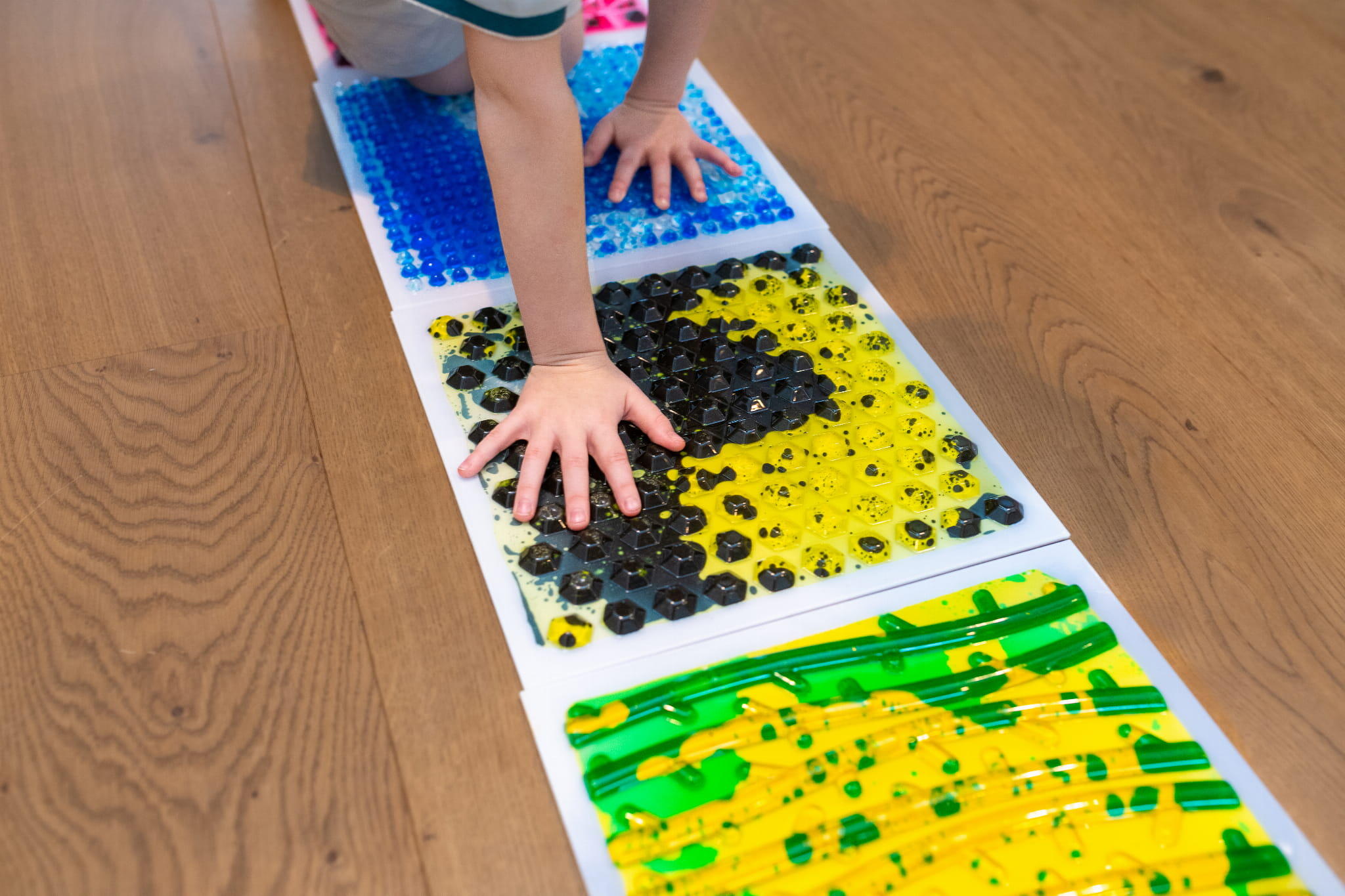 Enfant Sensoriel Dalles de sol liquides tapis de gel 4pcs 30x30cm Multicolore 2/3
