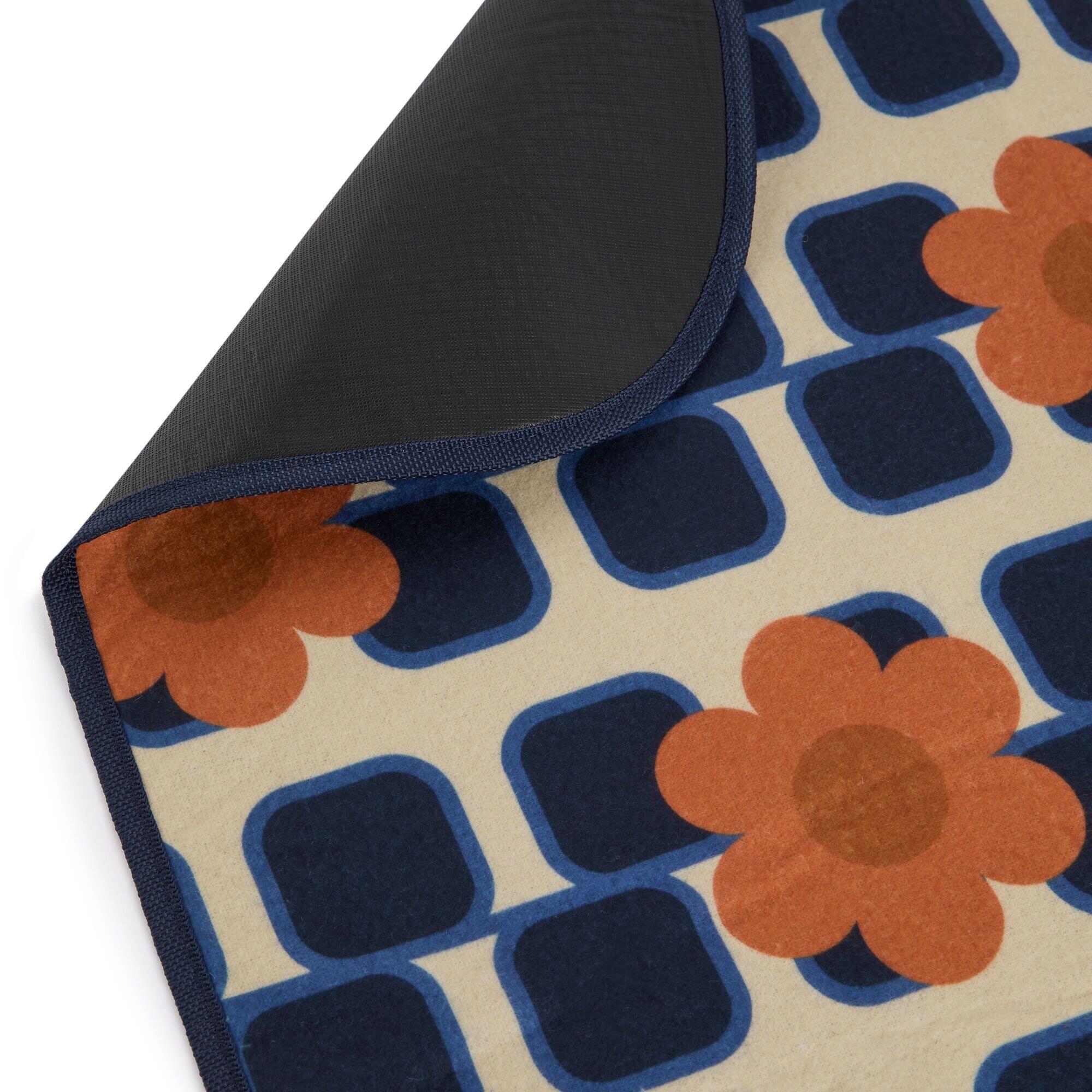 Womens Orla Kiely Printed Picnic Blanket 4/6