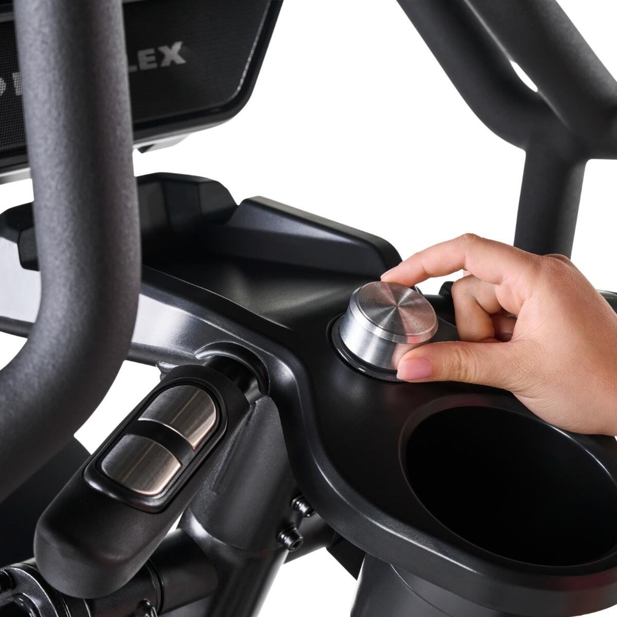 Max Trainer Total 40 – ecrã de 16”, 20 níveis, step e elíptica 5/7