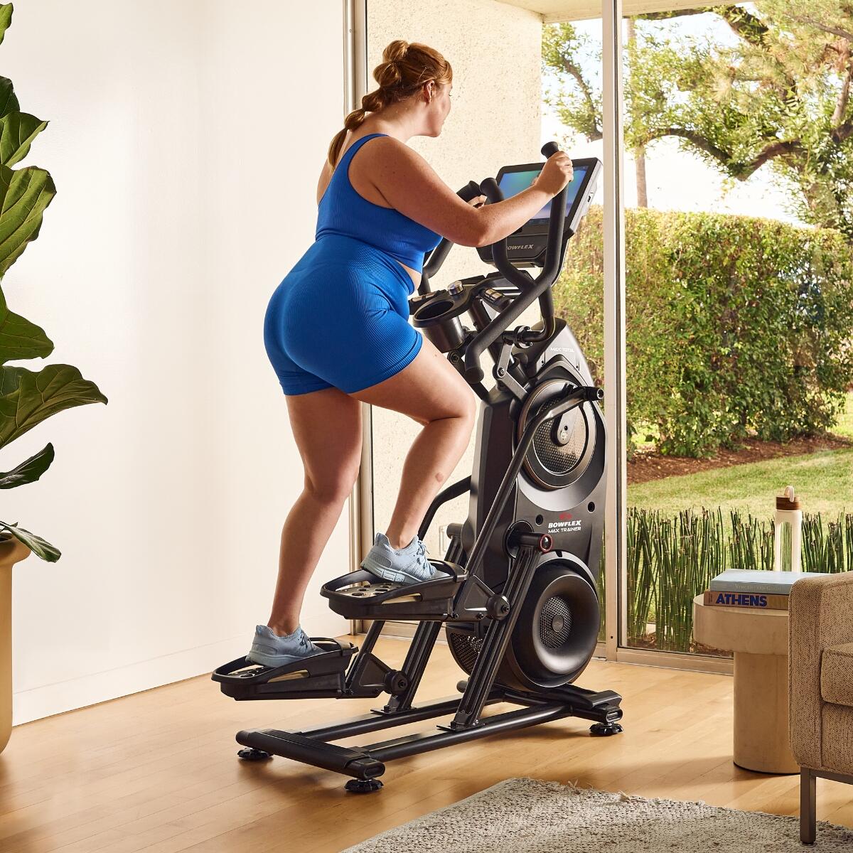 Max Trainer Total 40 – ecrã de 16”, 20 níveis, step e elíptica 6/7