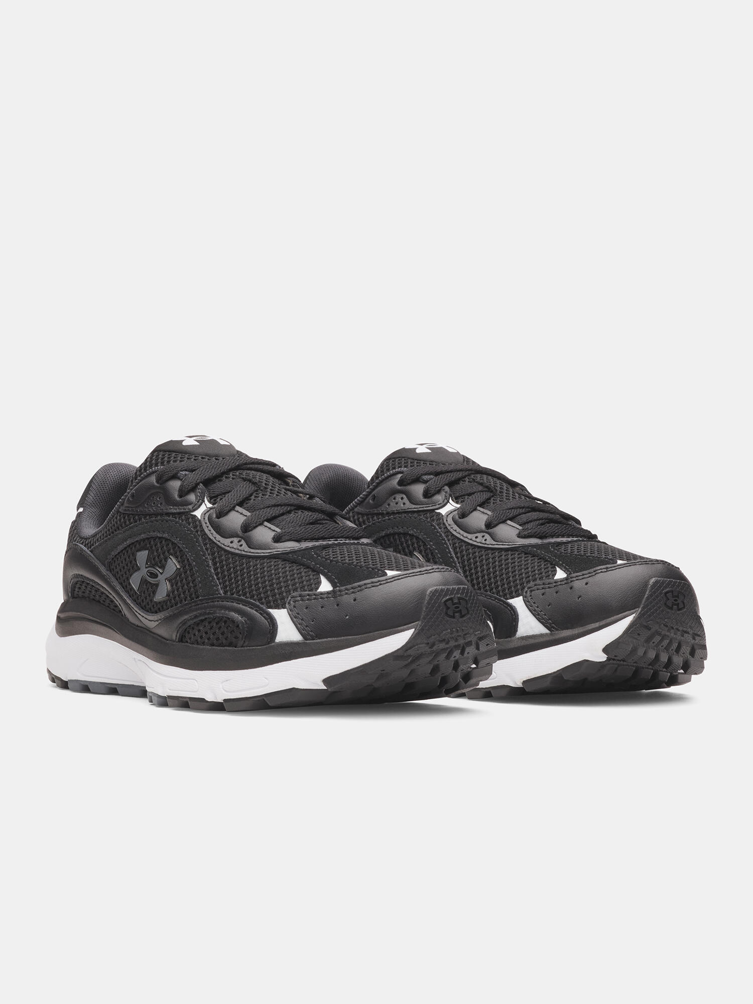 Dames trainingsschoenen Under Armour Tech Runner zwart/zwart/castlerock 3/7