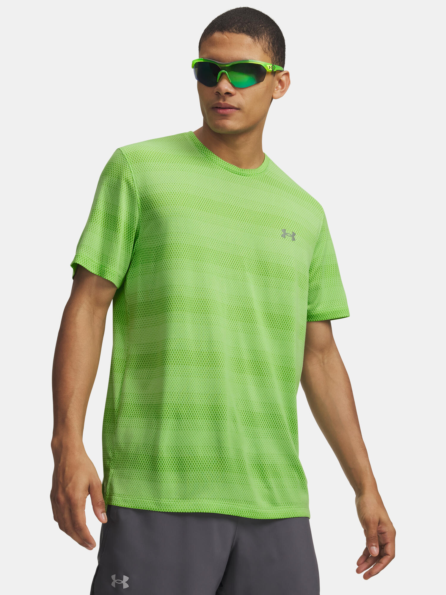UNDER ARMOUR picture