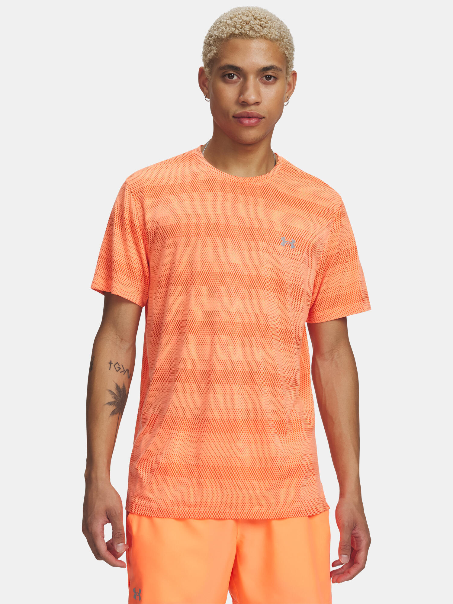 UNDER ARMOUR picture