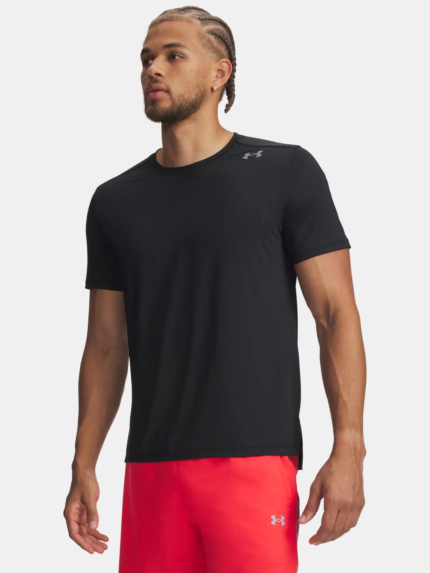 UNDER ARMOUR picture