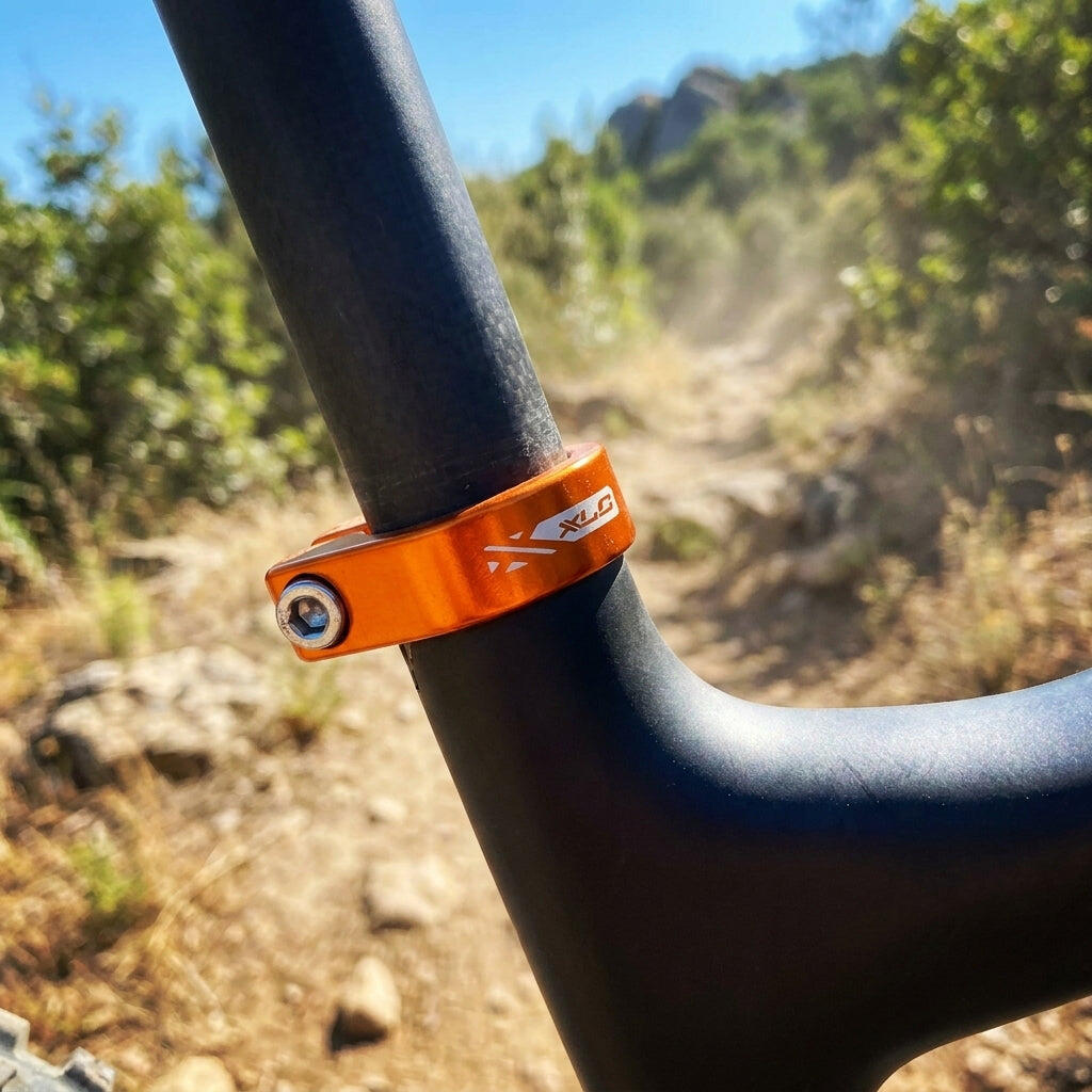Collier de tige de selle XLC PC-B09 Ø 31,6 mm orange, avec vis six pans creux 2/3