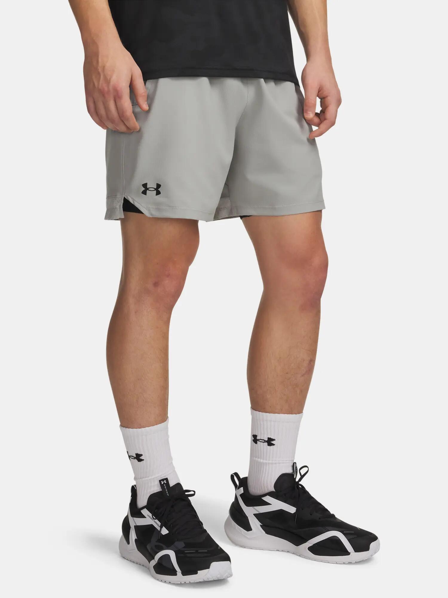 UNDER ARMOUR picture