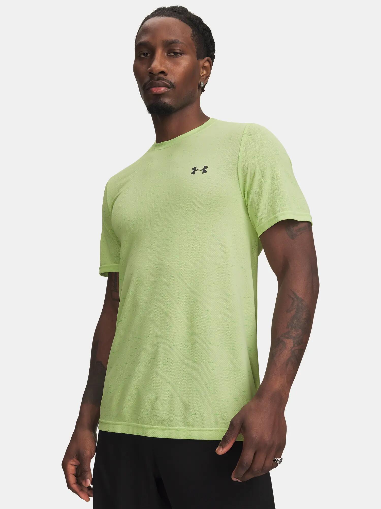 UNDER ARMOUR picture
