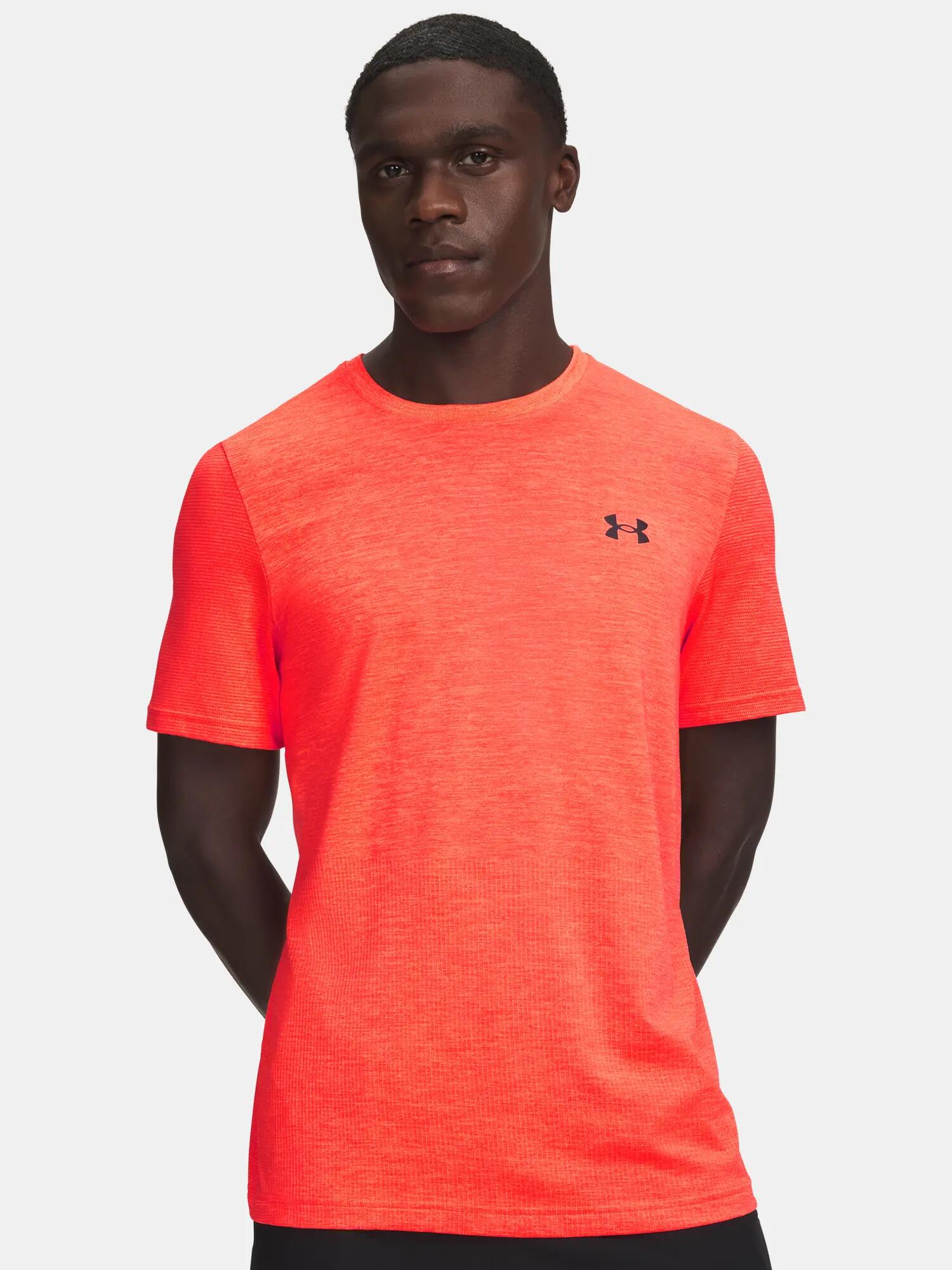 UNDER ARMOUR picture