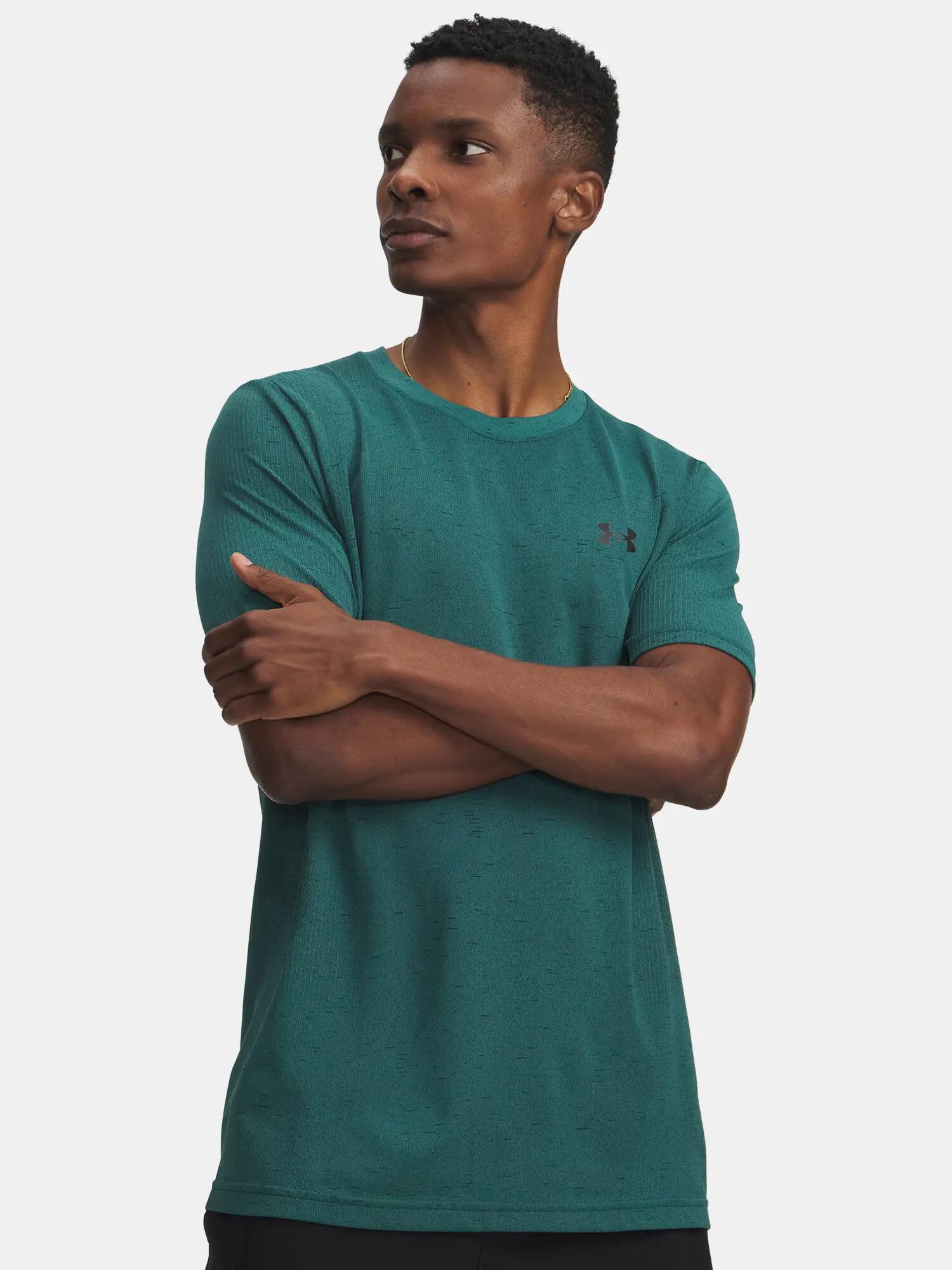UNDER ARMOUR picture