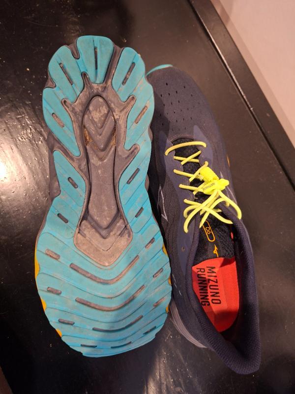 Tussen Particulieren - Mizuno hardloopschoenen 3/3