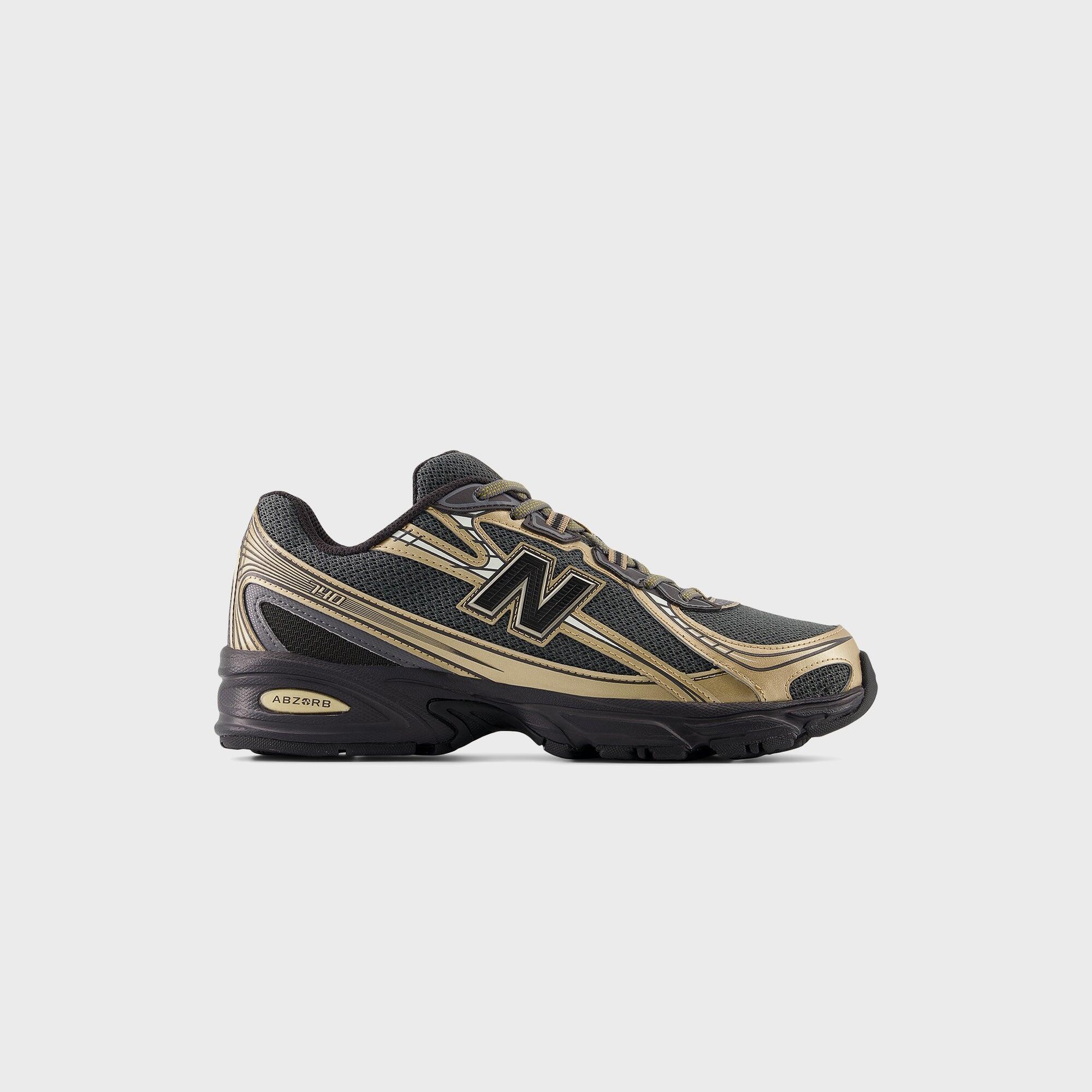 NEW BALANCE picture