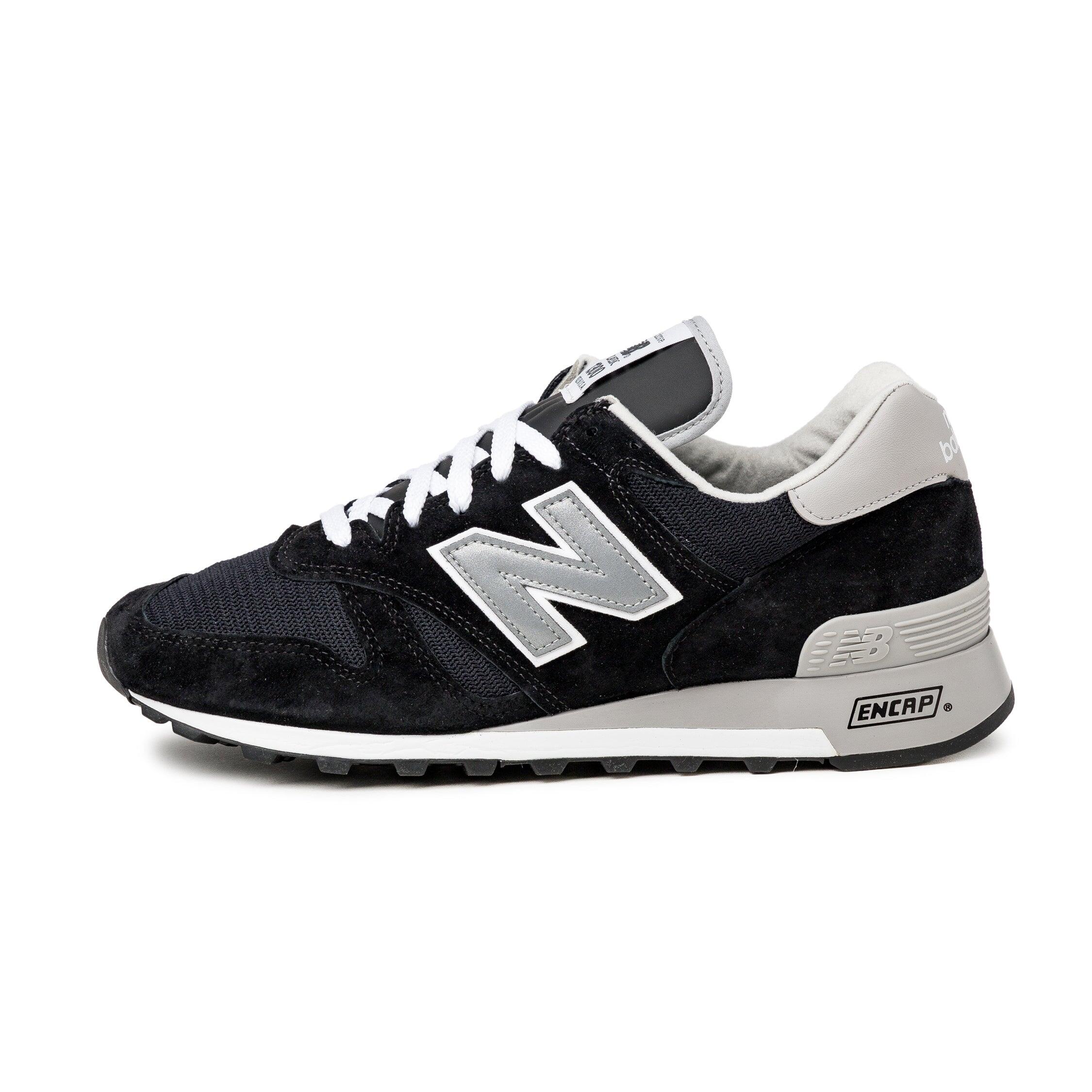 NEW BALANCE picture