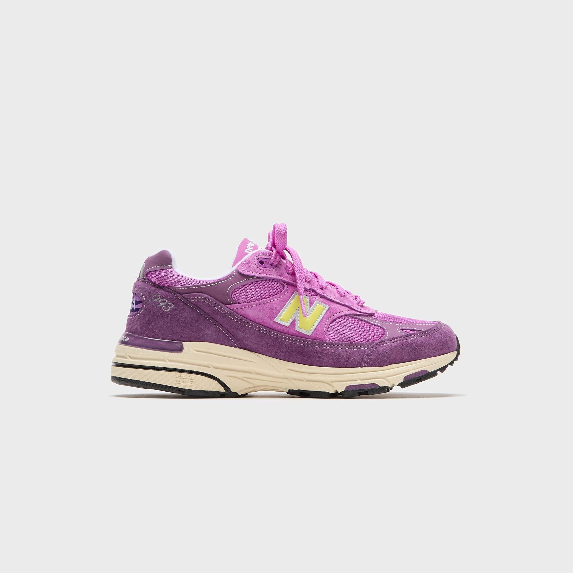 NEW BALANCE picture