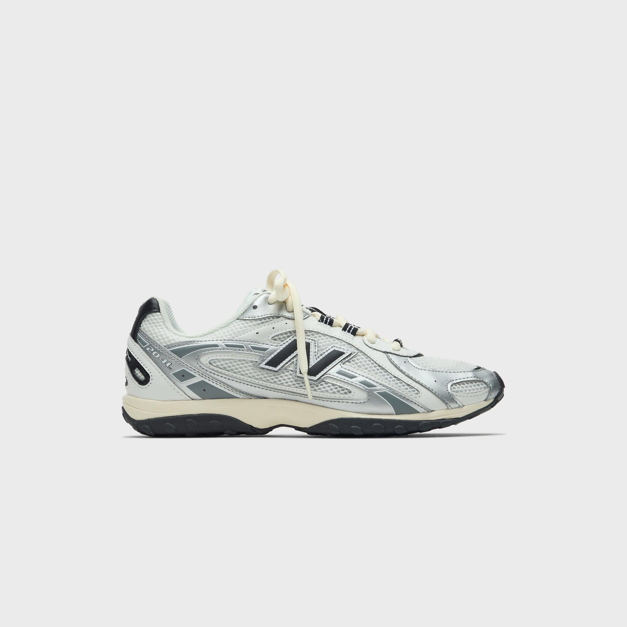 NEW BALANCE picture