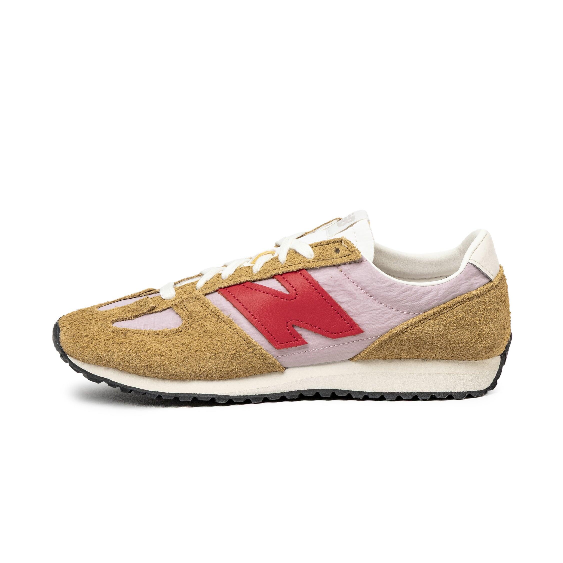 NEW BALANCE picture