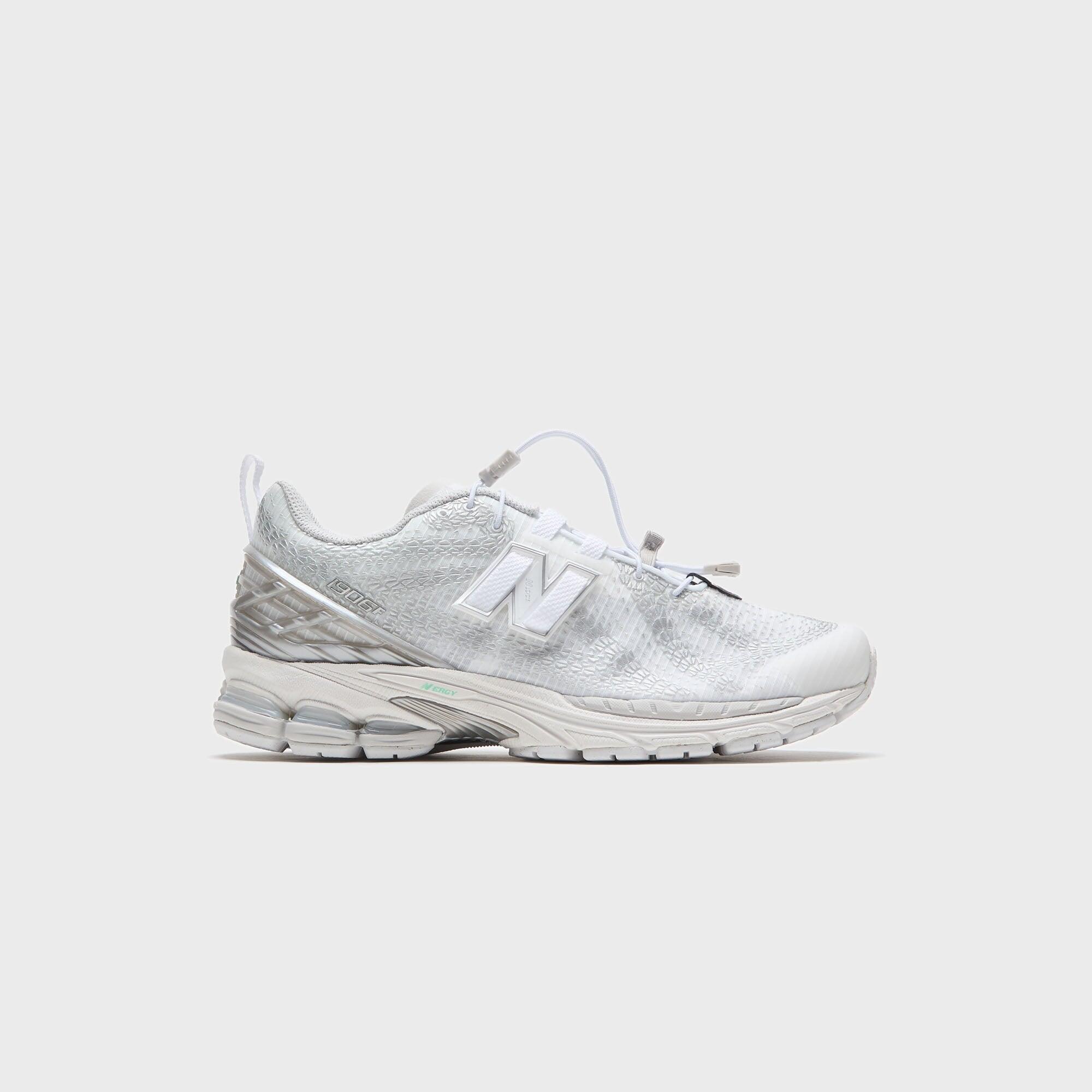 NEW BALANCE picture