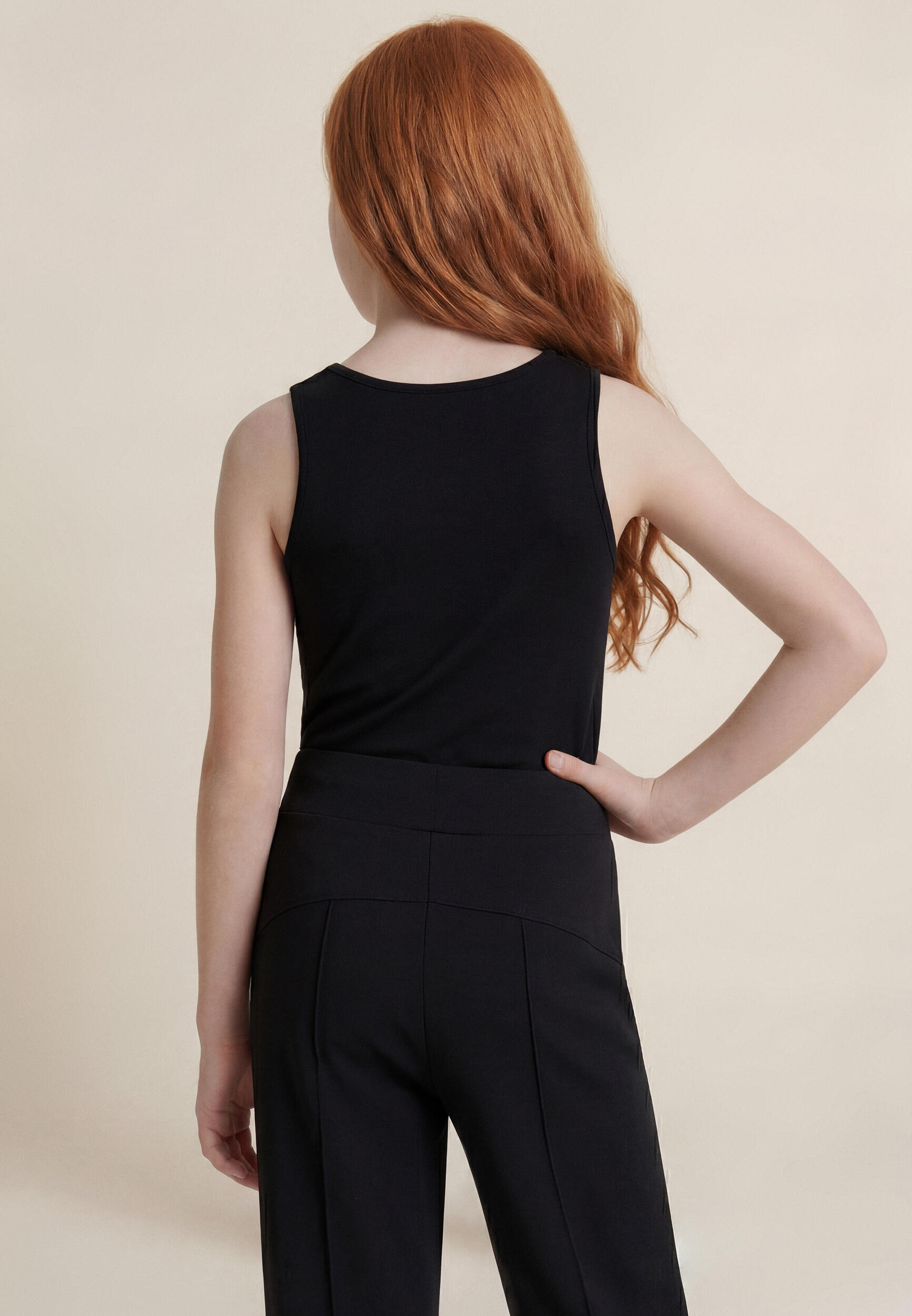 Canotta slim con righe in strass da bambina e ragazza 3/4