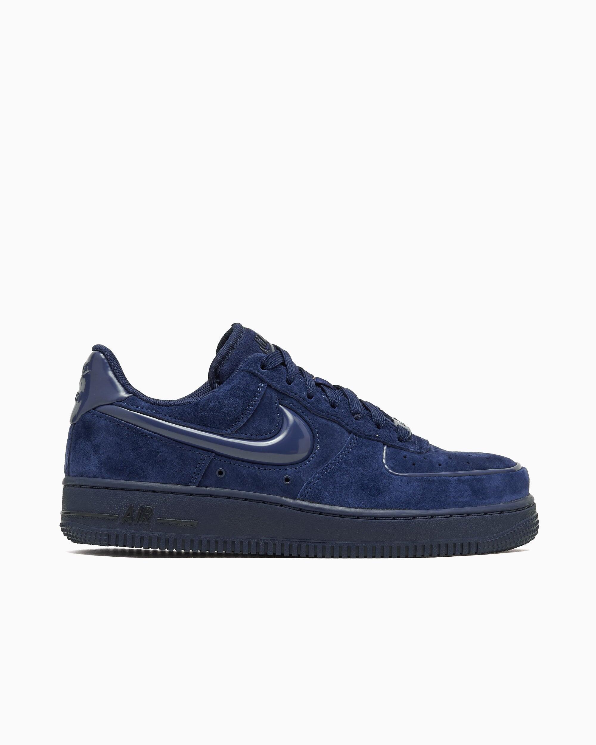 NIKE picture