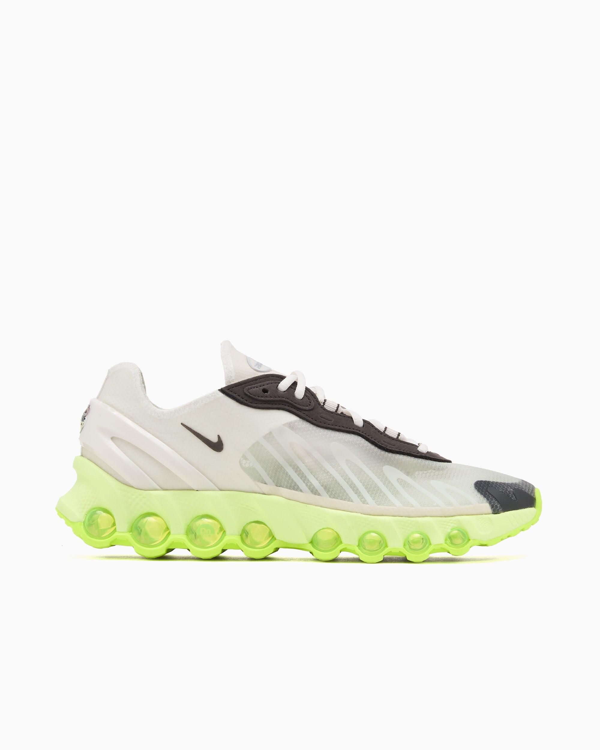 NIKE picture