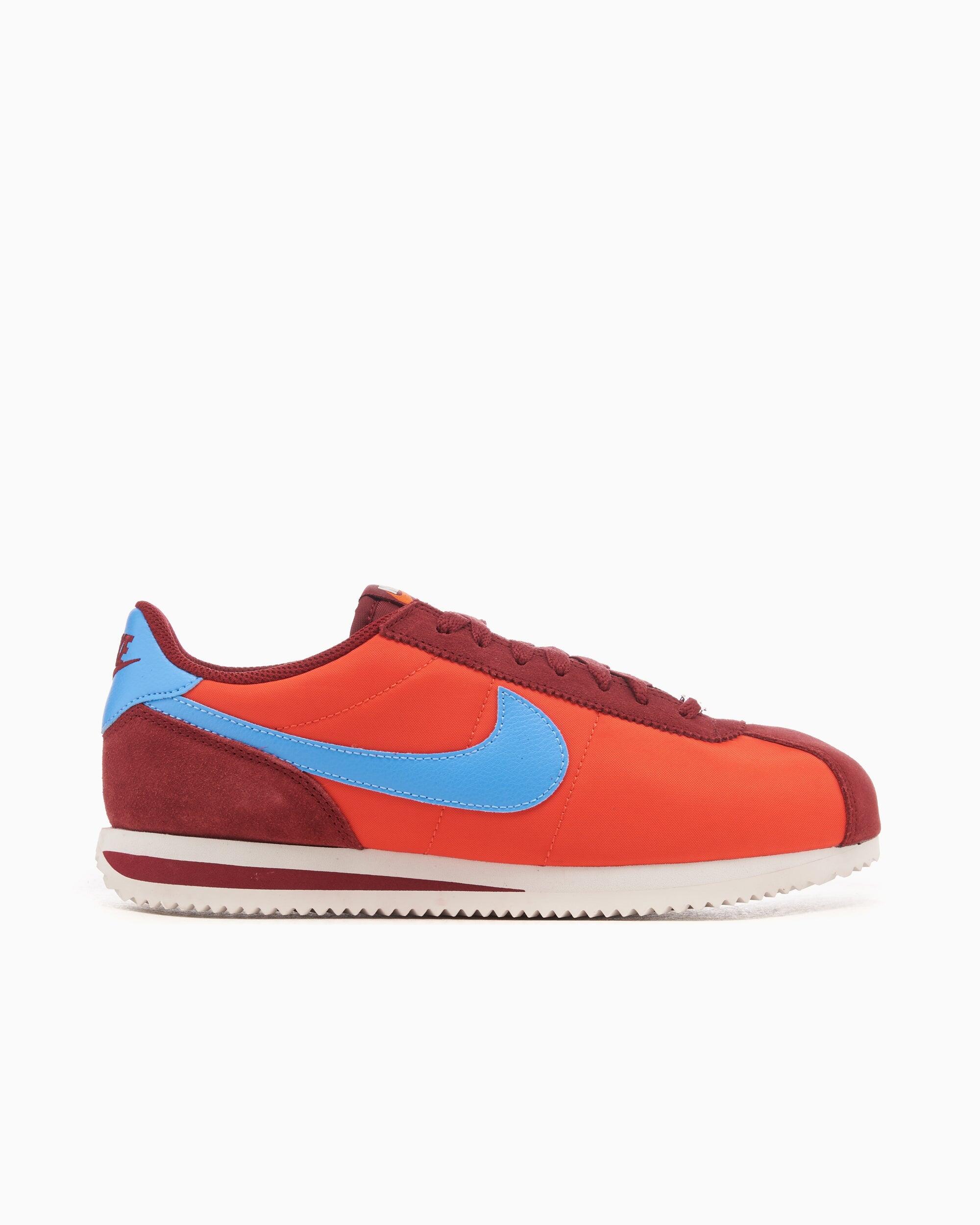 NIKE picture